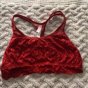 VS red sports bra